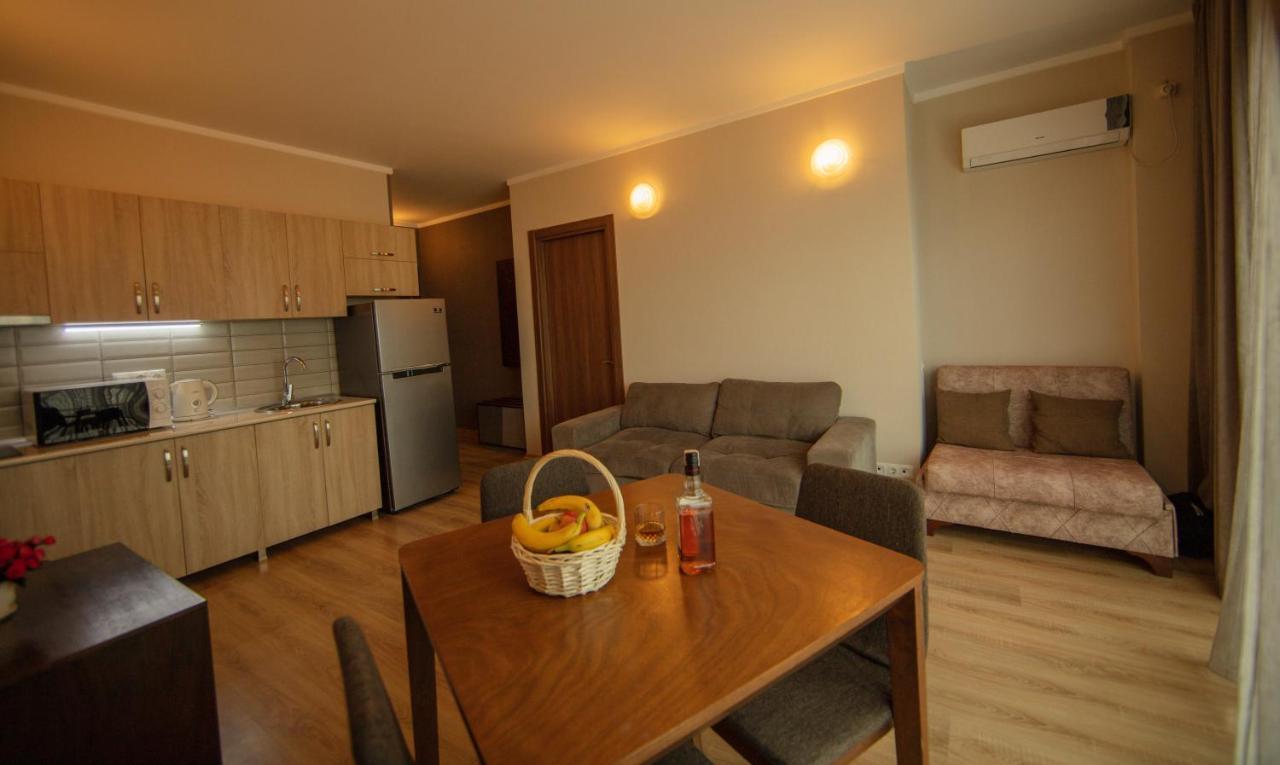 Tower Apartments Batumi Exteriör bild